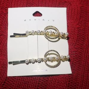 2-Piece Pearl Studded Hair Pins